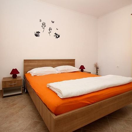 Apartment Drazen Šilo Exteriör bild