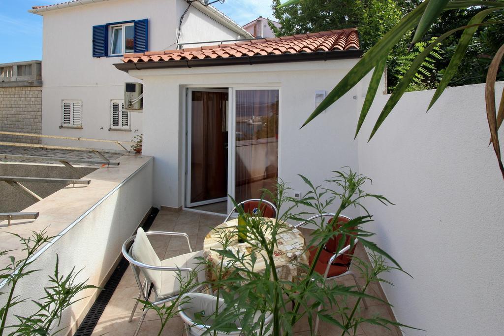 Apartment Drazen Šilo Exteriör bild