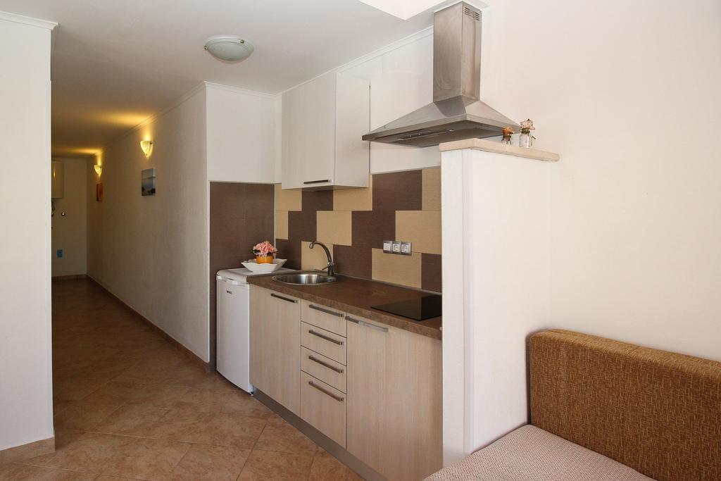 Apartment Drazen Šilo Exteriör bild