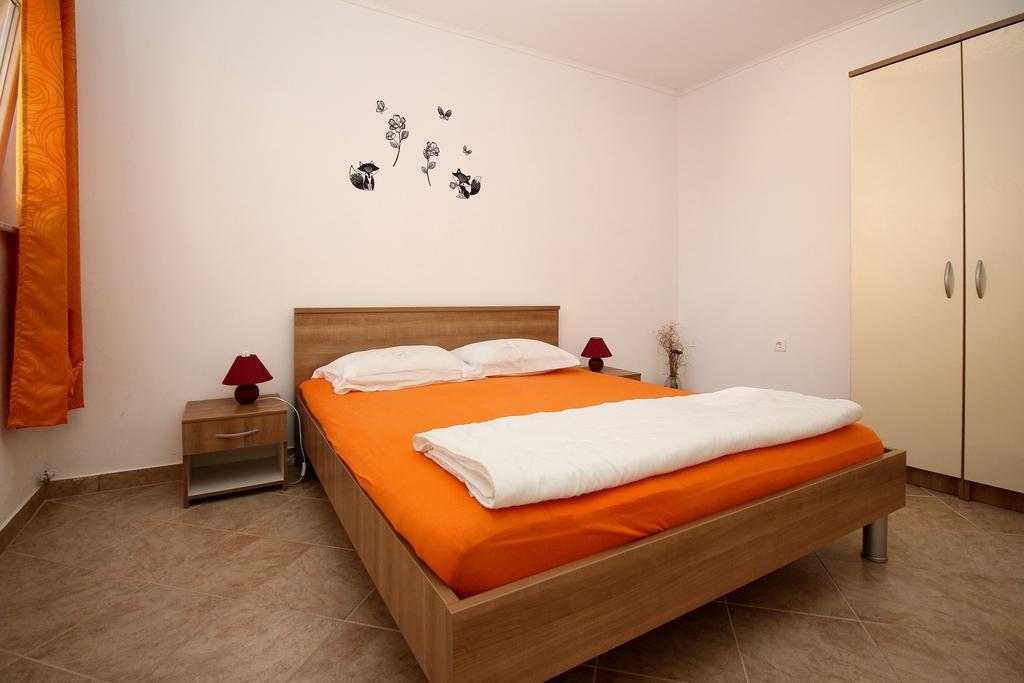 Apartment Drazen Šilo Exteriör bild